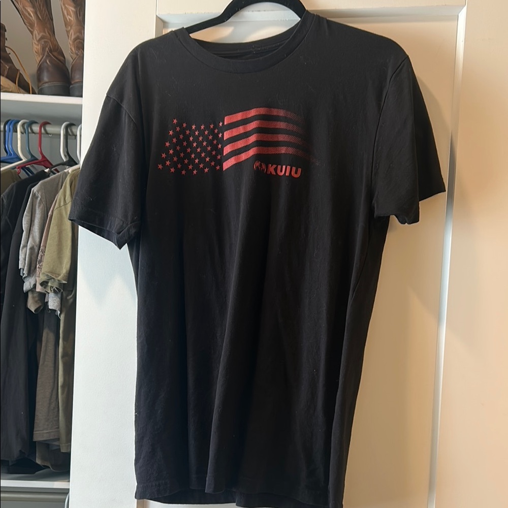 KUIU Black T-Shirt with Red Graphic
